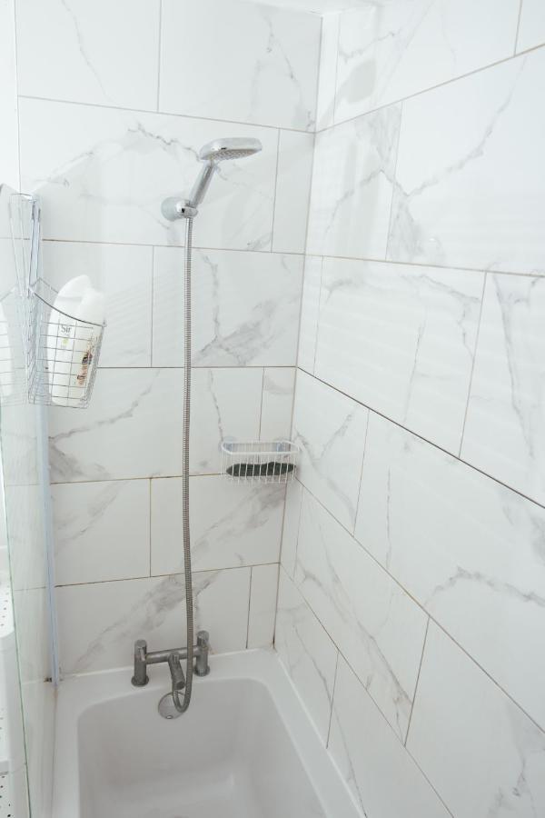 The Highfield Villa, 5 Bedrooms, Northampton Centre, Sleeps 10 Zewnętrze zdjęcie