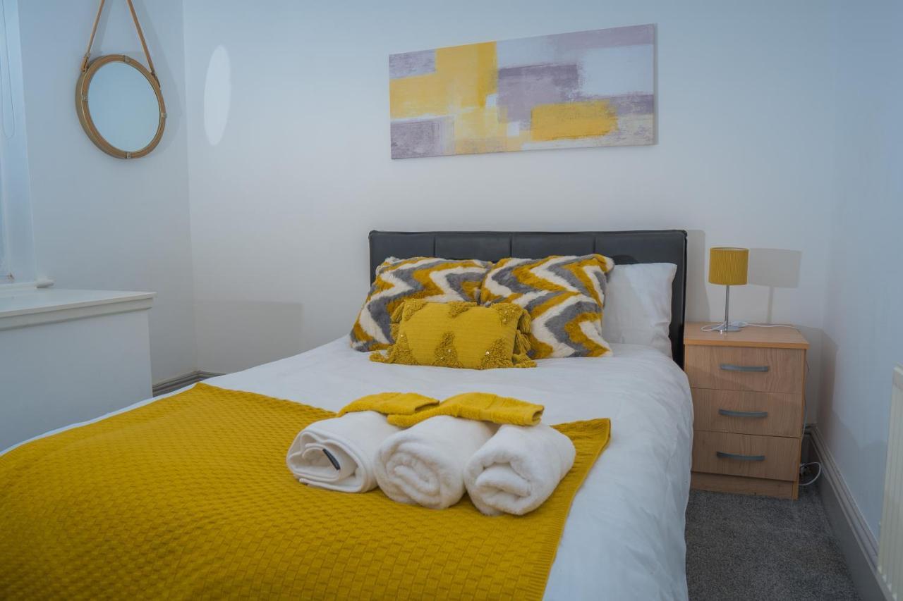 The Highfield Villa, 5 Bedrooms, Northampton Centre, Sleeps 10 Zewnętrze zdjęcie