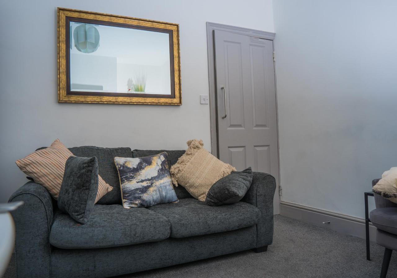 The Highfield Villa, 5 Bedrooms, Northampton Centre, Sleeps 10 Zewnętrze zdjęcie