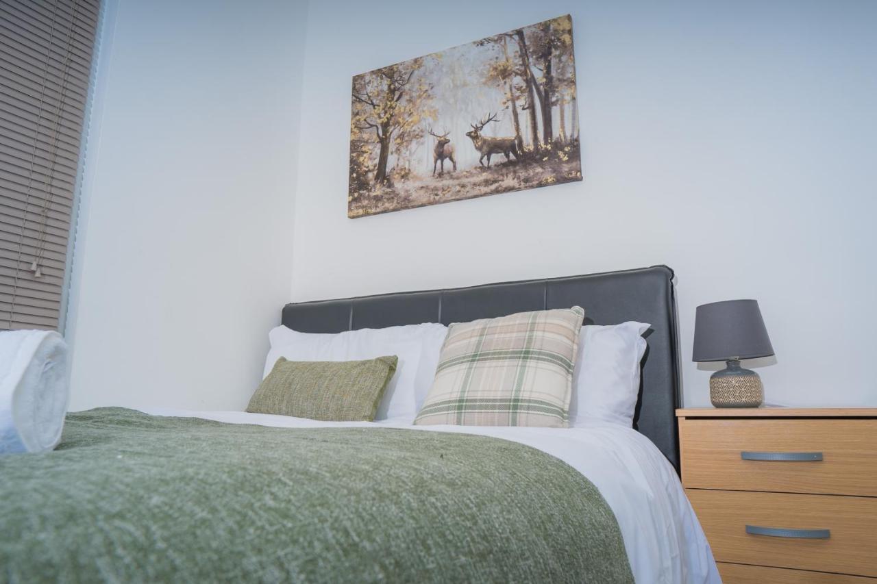 The Highfield Villa, 5 Bedrooms, Northampton Centre, Sleeps 10 Zewnętrze zdjęcie